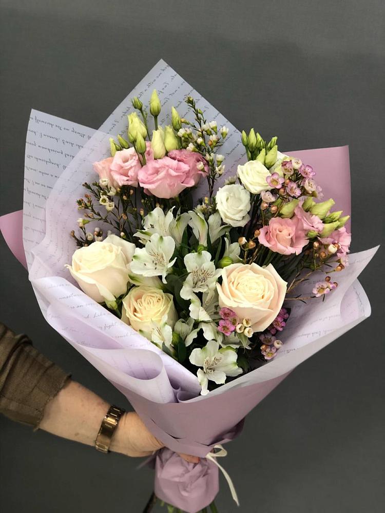 Букет цветов из: Альстромерии, Розы и Лизиантусы в Юбилейном Курской области