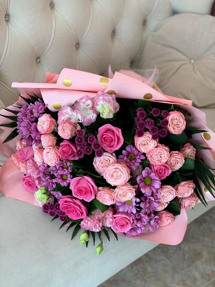 Букет цветов из: Хризантемы, Розы и Лизиантусы в Юбилейном Курской области