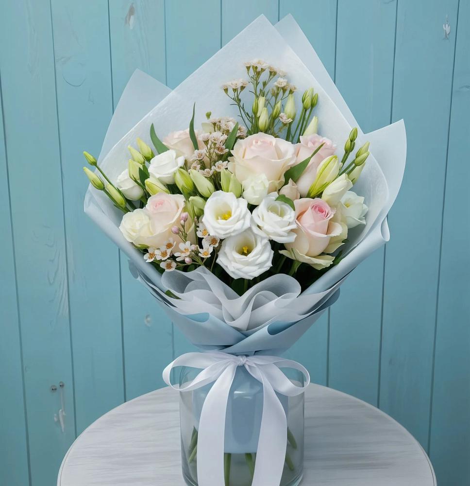 Букет цветов из: Розы и Лизиантусы в Юбилейном Курской области