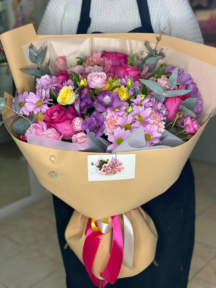 Букет цветов из: Хризантемы, Гвоздики и Альстромерии в Юбилейном Курской области