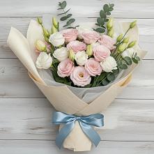 Букет цветов из:  Лизиантусы в Юбилейном Курской области
