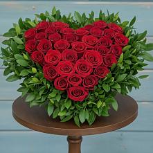 Цветочная композиция из Розы в виде сердца в Юбилейном Курской области