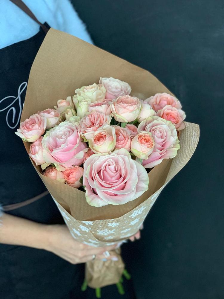 Букет цветов из: Хризантемы и Розы в Юбилейном Курской области