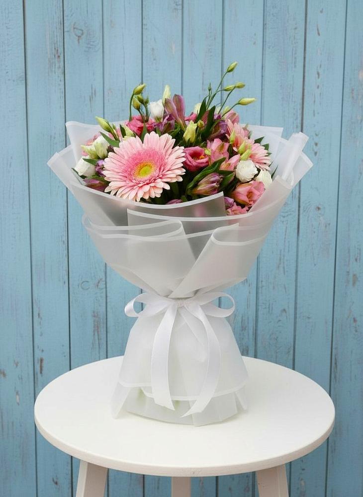 Букет цветов из: Герберы, Альстромерии и Лизиантусы в Юбилейном Курской области