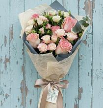 Букет цветов из:  Розы в Юбилейном Курской области