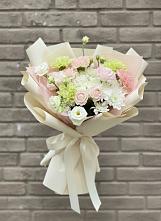 Букет цветов из:  Гвоздики, Розы, Лизиантусы и Хризантемы в Юбилейном Курской области