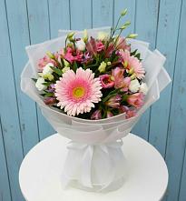 Букет цветов из:  Герберы, Альстромерии и Лизиантусы в Юбилейном Курской области
