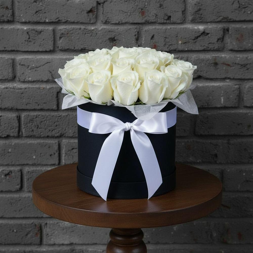 Цветочная композиция из Розы в шляпной коробке в Юбилейном Курской области