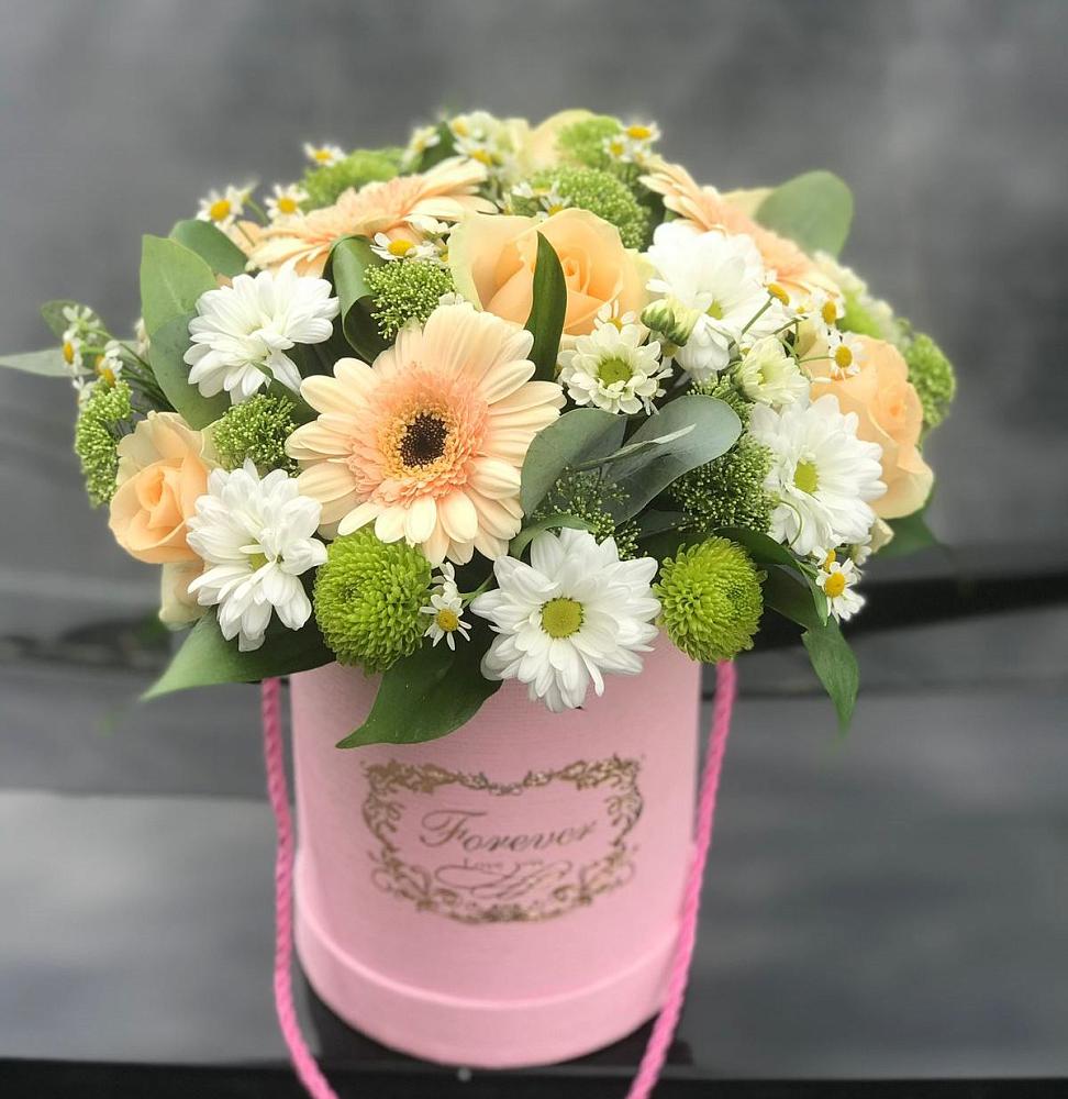 Цветочная композиция из Розы, Герберы и Хризантемы в шляпной коробке в Юбилейном Курской области