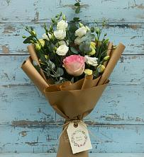 Букет цветов из:  Розы и Лизиантусы в Юбилейном Курской области