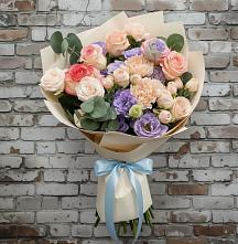 Букет цветов из:  Розы, Лизиантусы и Гвоздики в Юбилейном Курской области